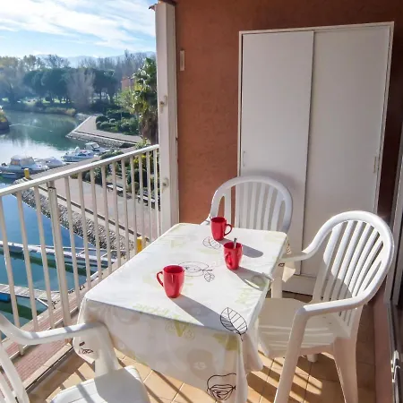 Appartement Marina Village-5 *