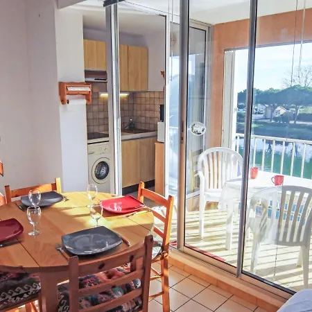 Appartement Marina Village-5 *